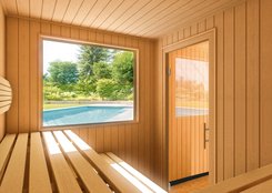 Sauna extérieur TORNI avec vue par la porte vitrée et la fenêtre panoramique