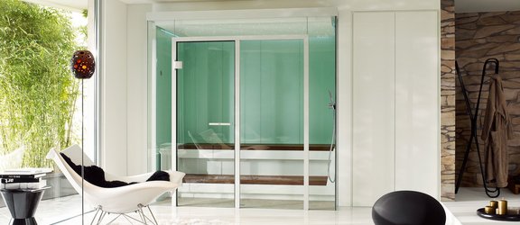 Ouvert, grâce à la grande quantité de verre. Ouvert, grâce à la grande quantité de verre.