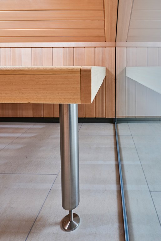 Banquette à pieds en acier inoxydable KLAFS