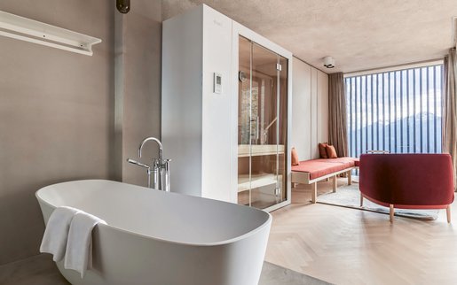 Le Miramonti Boutique Hotel fait le pari d'une architecture moderne et du sauna S1 en suite.
